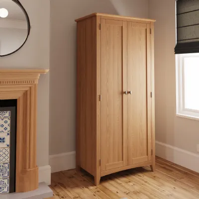 Oak Free Standing 2 Door Wardrobe