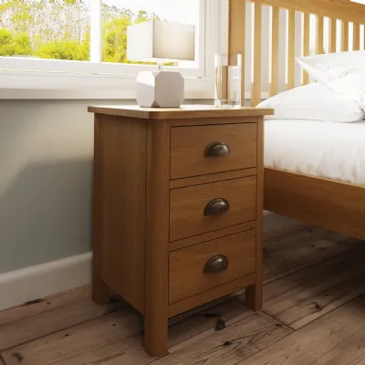 Oak 3 Drawer Bedside Cabinet