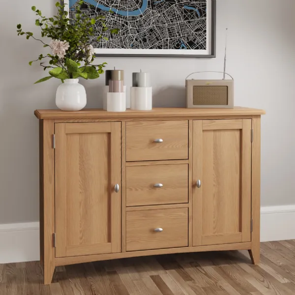 Large Modern Oak 3 Drawer Sideboard